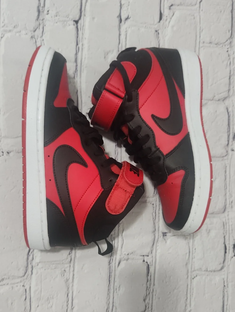 Nike High Top Sneakers Size 4Y